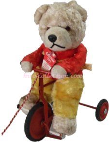 三輪車に乗ったベア